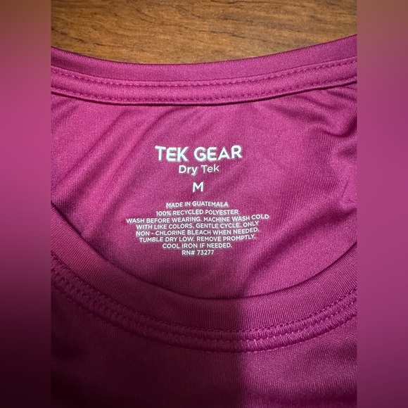 Tek Gear Women's Magenta Short Sleeve Tee - Picture 2 of 2